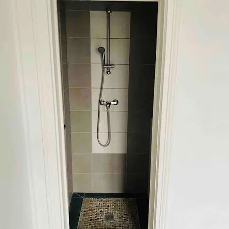 Daire Design Parisien ,calme & Parfaitement Equipe Paris